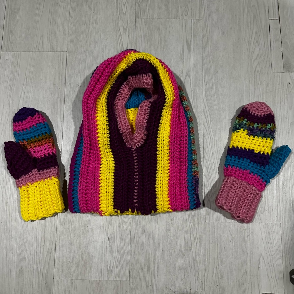 Balaclava and mittens set